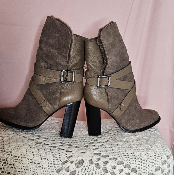 New ! Calvin Klein Taupe Leather and Fur Booties, size 7.5. - Picture 7 of 16
